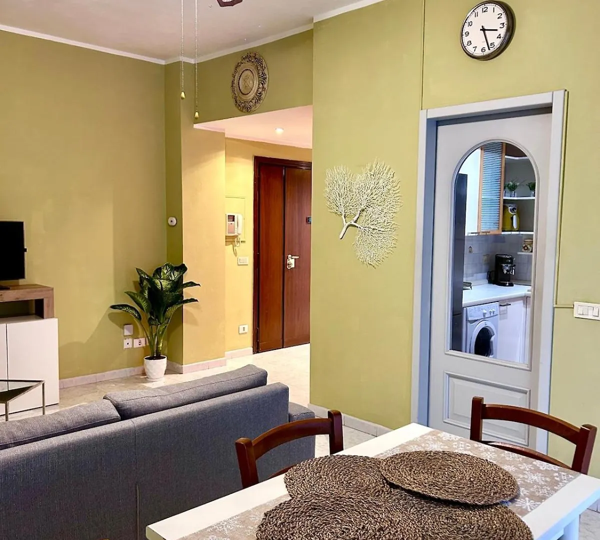 Apartment Raf Rhome Seaside - Center 200M To The Sea Italy