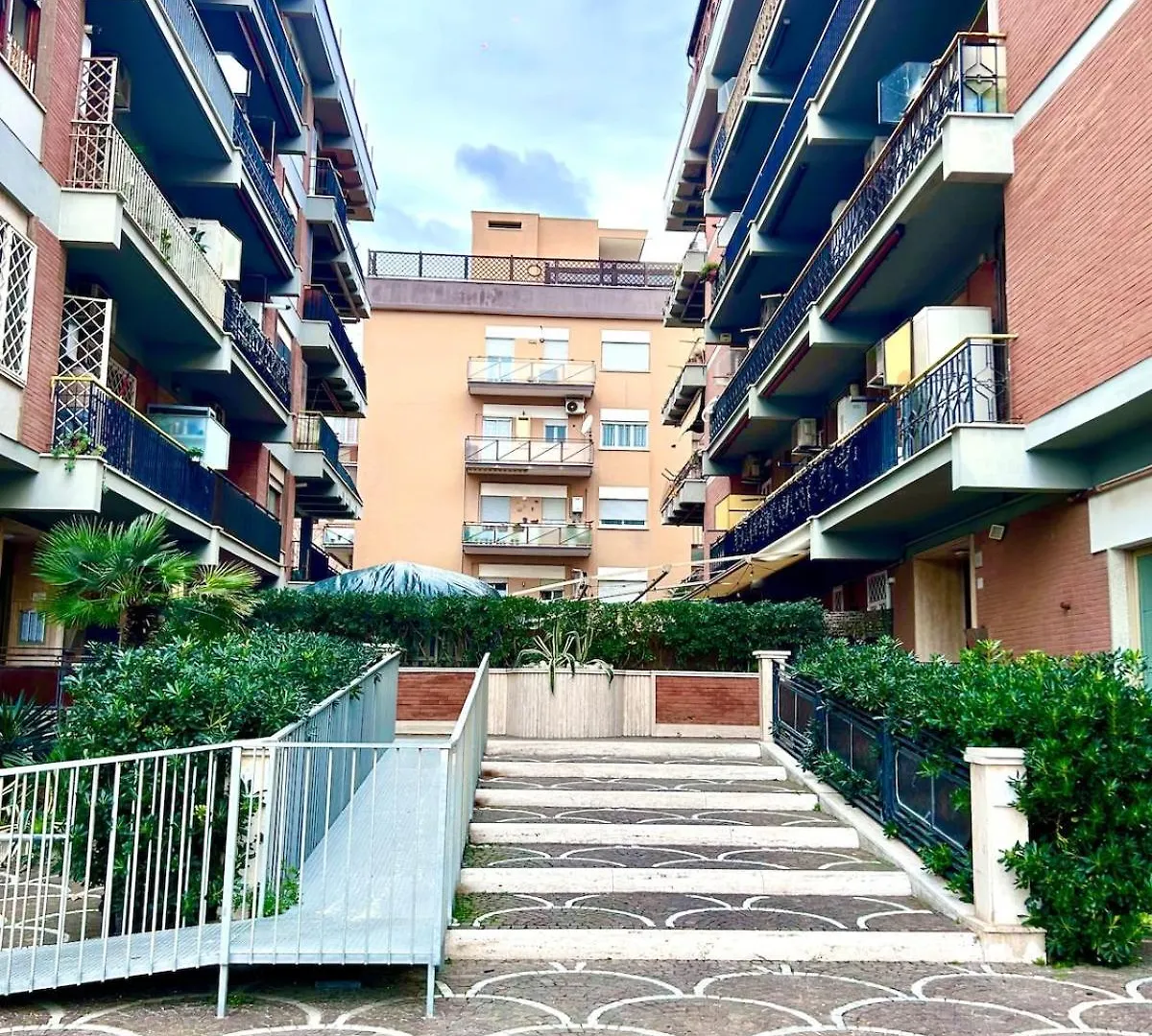 Raf Rhome Seaside - Center 200M To The Sea Apartment Lido di Ostia